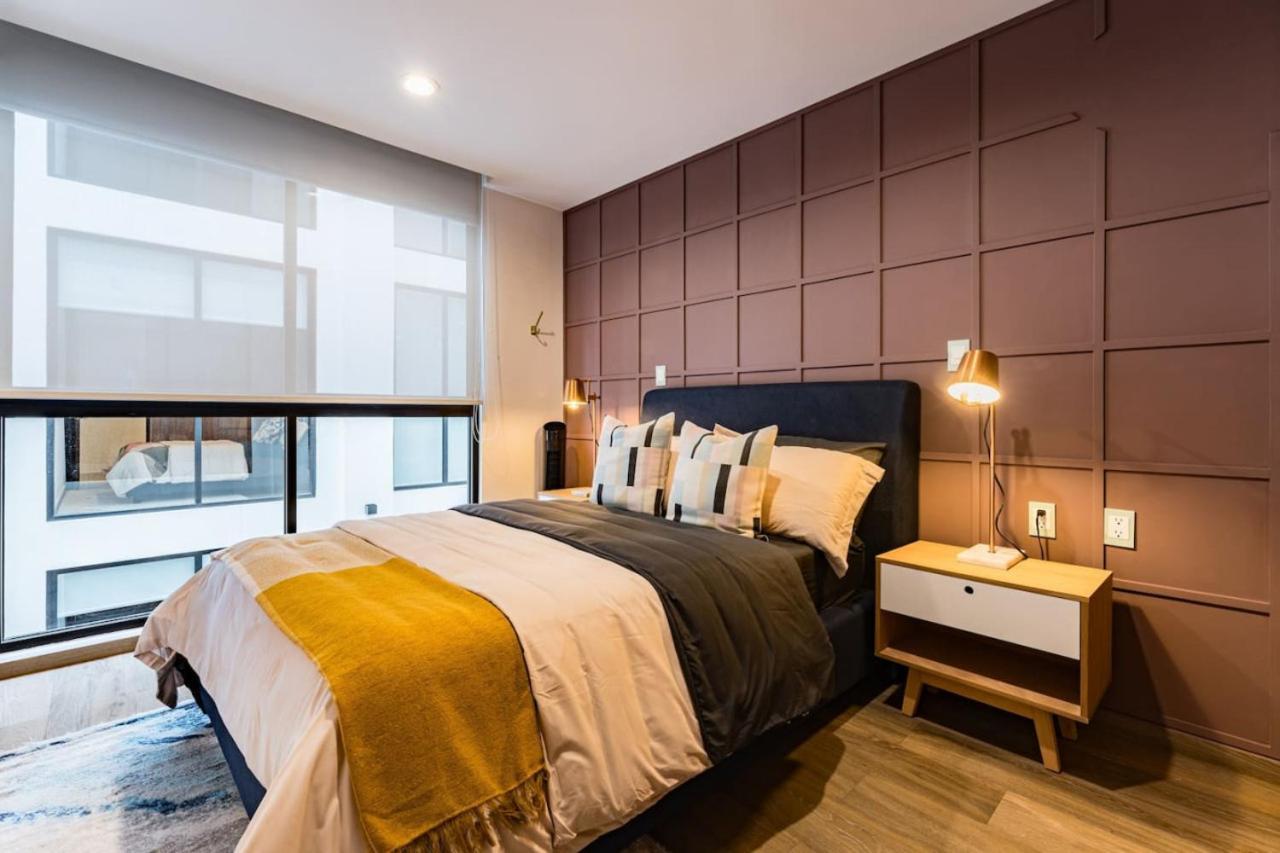 Two Luxurious With Private Balconies Apartment *