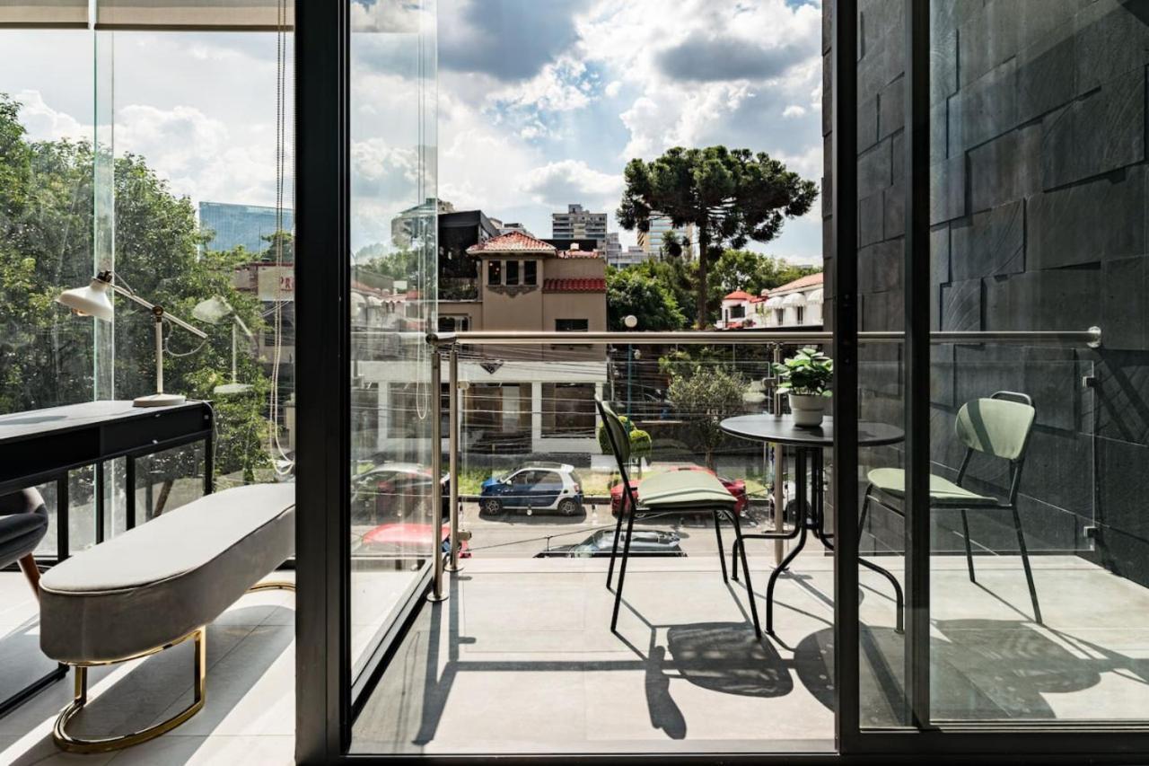 Two Luxurious With Private Balconies Apartment *